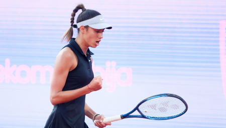 SPASILA MEČ LOPTU, PA PROŠLA U ČETVRTFINALE Olga Danilović slavila u senci neobičnog incidenta, Ruskinja plakala zbog buke u restoranu