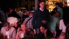 INTIMNA PROSLAVA ZA NAJBLIŽE Ceca blista na Bogdanovom rođendanu, gosti uživaju u prestoničkom restoranu, pevačicin izabranik ne skida osmeh sa lica! (FOTO)