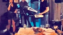 EKSKLUZIVNE FOTOGRAFIJE Zvicer i Belivuk slave uz "kavačke ćevape", a na uvce im peva Jadranka Barjaktarović