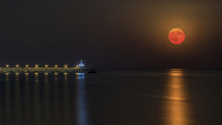 KRVAVI PUN MESEC U OKTOBRU DONOSI BURNE PROMENE Blizanci će rešiti nesuglasice na poslu, Vodolija u ljubavnim odnosima