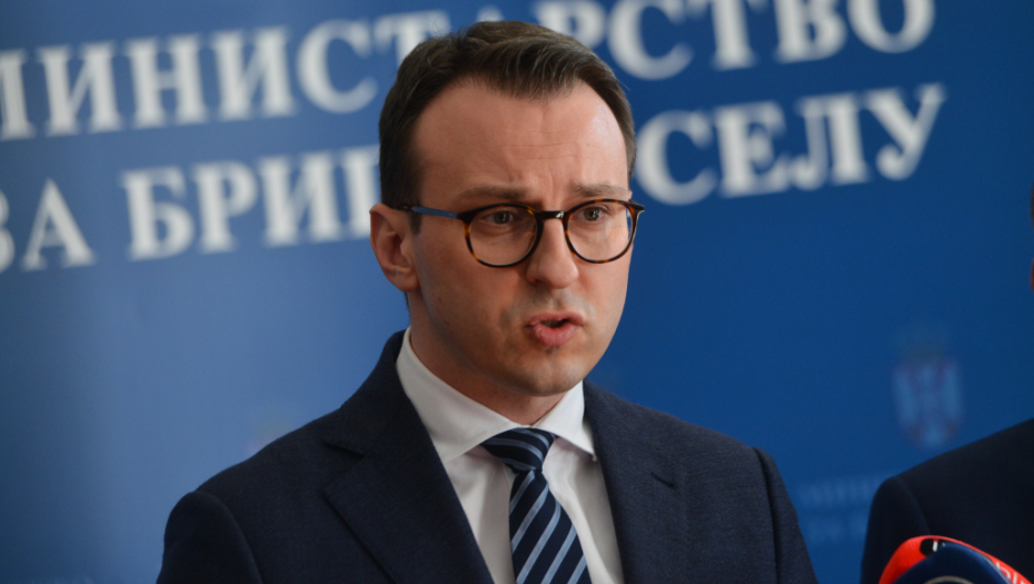 PETKOVIĆ OŠTRO OSUĐUJE PRETNJE UPUĆENE PREDSEDNIKU VUČIĆU Nadležni organi moraju da reaguju, kao i Tviter!