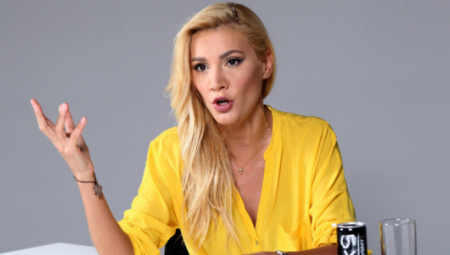 VODITELJKA POKAZALA TRUDNIČKI STOMAČIĆ Bojana Ristivojević uvukla se u usku haljinu i ponosno otkrila svoje stanje, zablistala kao nikad do sad!