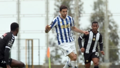 SRBIN "NA TAPETU" Grujić dao gol, pa se našao na udaru navijača zbog jednog gesta (FOTO)