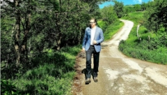 Predsednička kolona stala na putu prema Prijepolju, Vučić izašao iz vozila, evo šta se desilo...