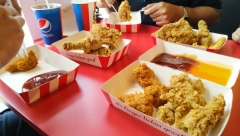 DA LI JE GREŠKA ILI PREVARA? Mladići završili u zatvoru sve zbog besplatne piletine