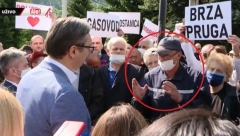 JEDNOGA DANA ŽALIĆE MNOGI... Uplakani čovek koji je prišao Vučiću je poznati pevač - Srbija ga nije prepoznala, a njegova priča je potresna (VIDEO)