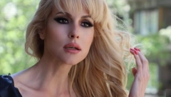 GLUMICA POKORILA MONAKO! Iva Štrljić se skinula u zavodljivi kupaći kostim, sve oči su bile uprte u nju (FOTO)