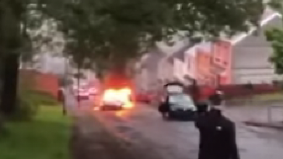POŽAR U SPLITU Izgorela dva vozila