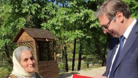 Nigde nema ni lepše zemlje, ni boljih ljudi: Predsednika Vučića narod dočekao u narodnim nošnjama