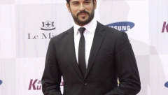 SKANDAL! Bali beg vara suprugu sa poznatom američkom koleginicom, detalji isplivali u javnost?!