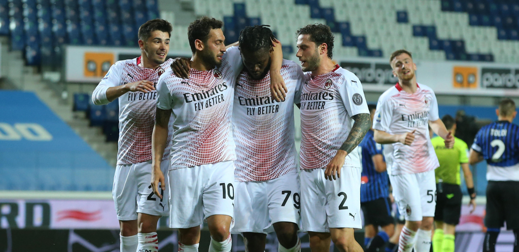 "ROSONERI" SU OPET U MODI! Milan posle osam godina u Ligi šampiona, a uspeh su proslavili na urnebesan način! (VIDEO)