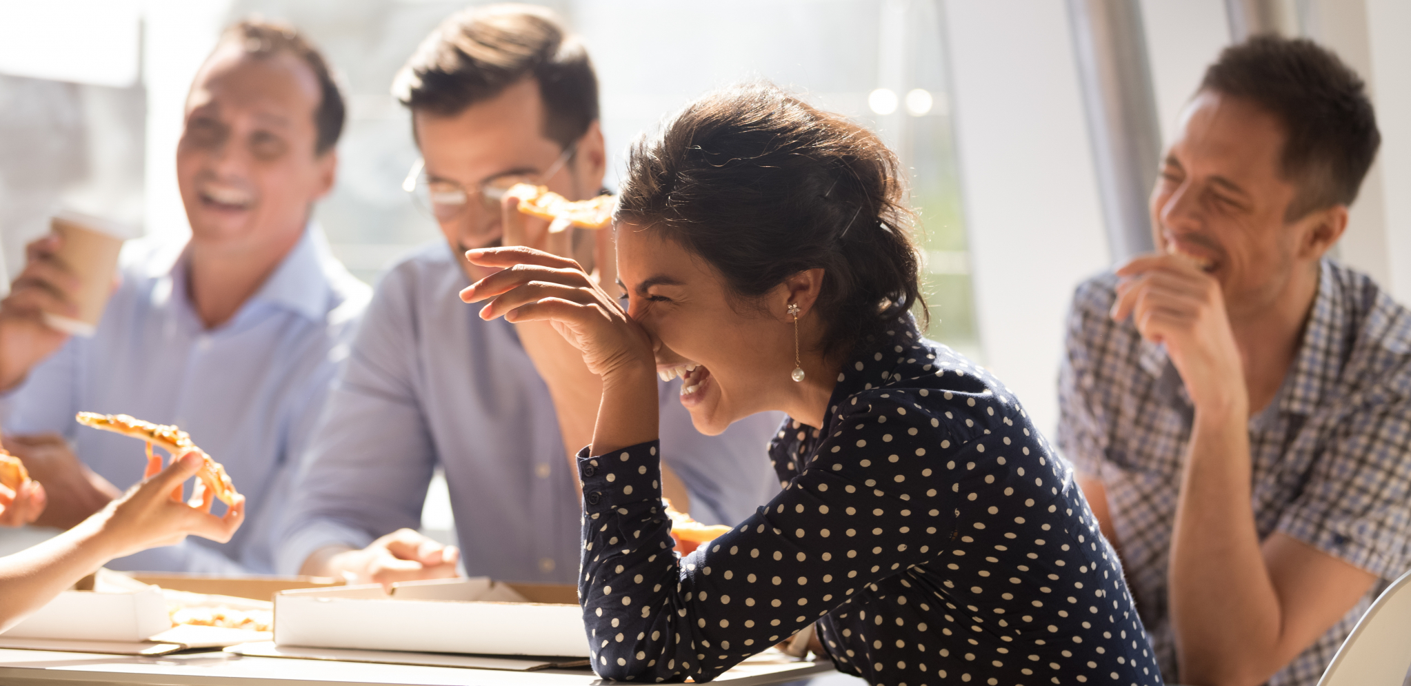 Sa njima vam neće biti dosadno: Pet horoskopskih znakova sa najboljim smislom za humor