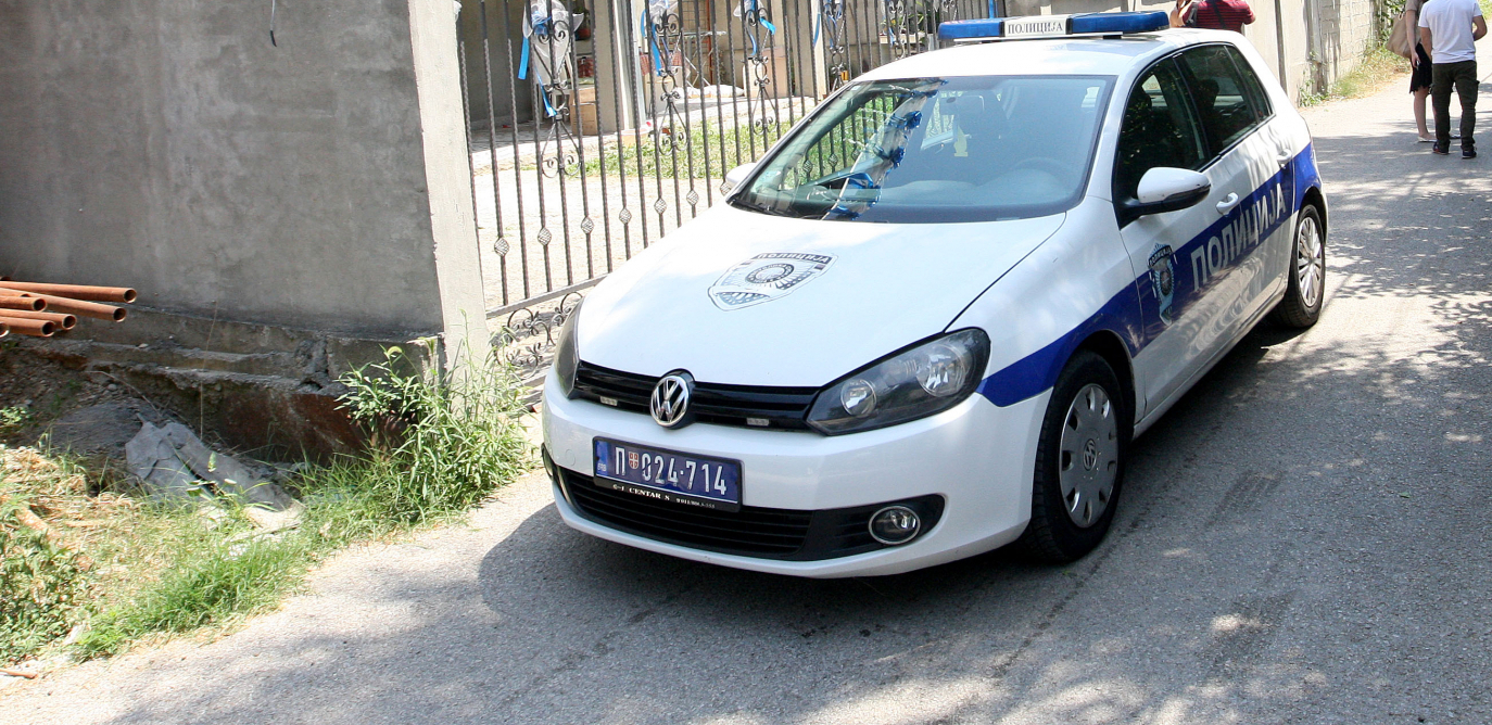 STANU M. UDARAO ČEKIĆEM, IZBO NOŽEM PA ZADAVIO Uhapšen maloletnik osumnjičen za ubistvo rođake kod Bečeja