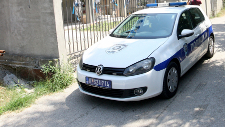 DETALJI HAPŠENJA MUŠKARCA KOJI JE POVREDIO TROJICU U BELOM POTOKU Pokušali da ukradu česmu, a on ih dočekao pištoljem!