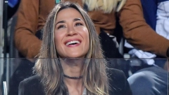 PEVAČICA I GLUMICA JE OPET SAMA Otvorila sezonu lova na fudbalere (FOTO)