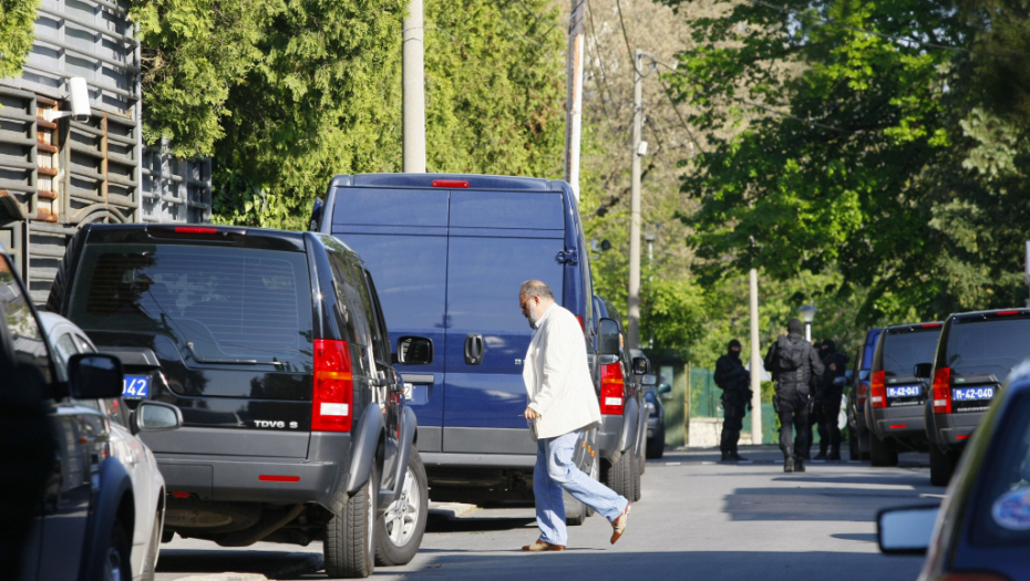 ZORAN PUCAO U SUPRUGU, PA U SEBE Haos i policijske jedinice na ulicama Prokuplja