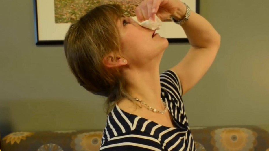 OTPUŠITE NOS BEZ KAPI KOJE OŠTEĆUJU SLUZNICU U svakoj kući već postoji lek od koga ćete prodisati u momentu