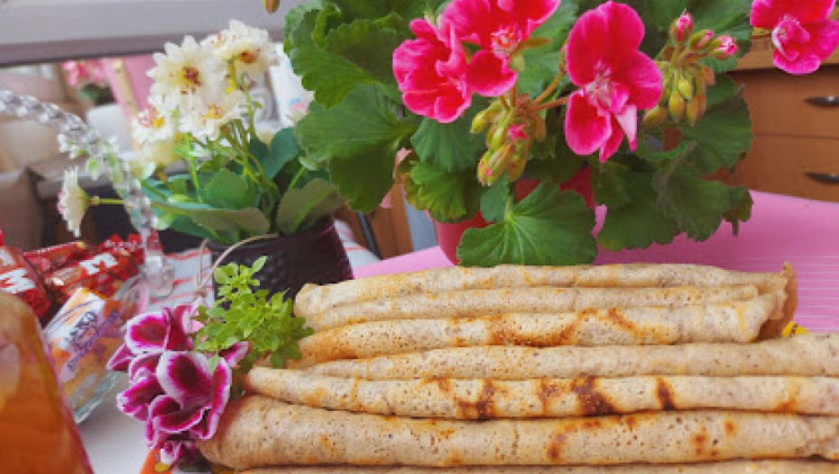 PALAČINKE SA MAKOM I DŽEMOM Starinska poslastica kojoj nema ravne