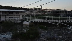 DETALJI NESREĆE NA KEJU U ZEMUNU Muškarac koga je isekla elisa čamca i dalje kritično