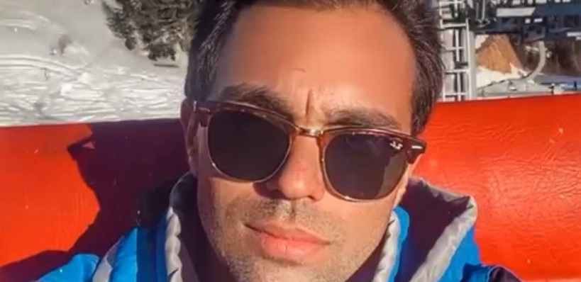 HIT! Voditelj u emisiji uživo uradio nesvakidašnju stvar, gost ga gledao u čudu i sa  nevericom! (VIDEO)