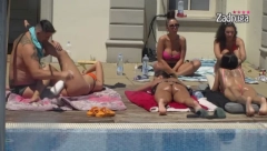 KRISTIJAN RUKAMA ZADOVOLJIO KRISTININE POTREBE Golubović pred svima mazao ljubavnicu po celom telu (FOTO)