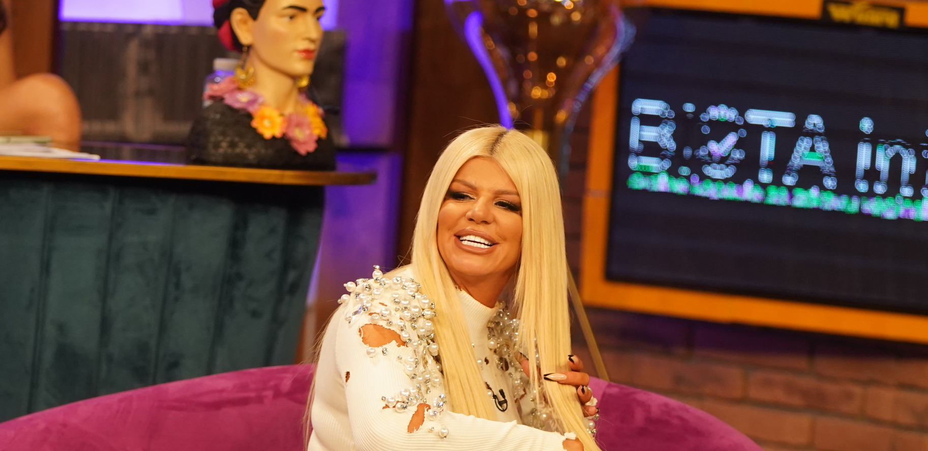 OVAKO IZGLEDAJU DARINE GRUDI BEZ FOTOŠOPA! Dara postavila intrigantni snimak od kojeg se diže temperatura! (VIDEO)