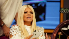 POČASTILA FANOVE Dara Bubamara objavila snimak na kojem se uvija dok pozira, a onda kao grom iz vedra neba izbacuje jezik, ovo morate pogledati!