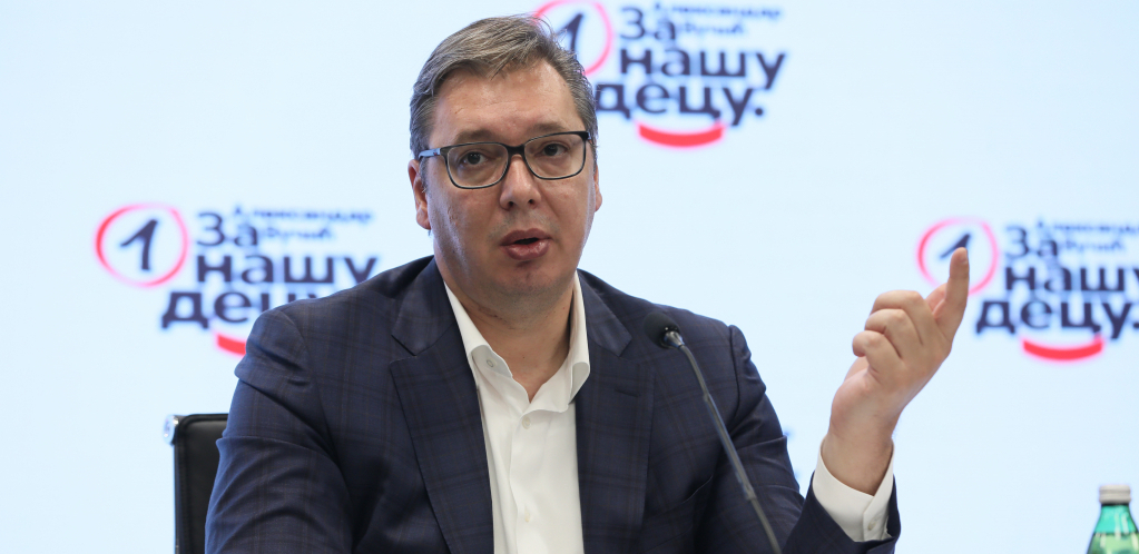 PREDSEDNIK KREĆE U KONTRANAPAD Vučić podnosi protivtužbu protiv Đilasa