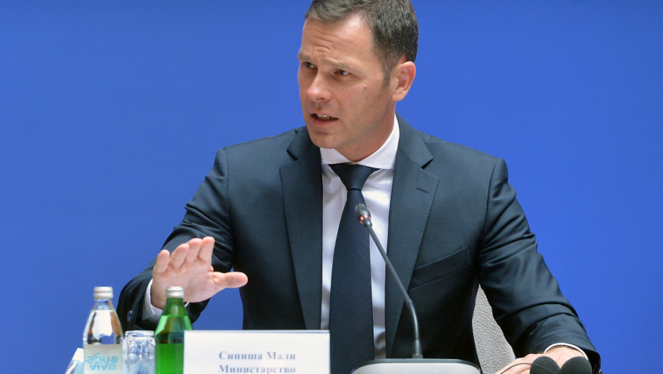 SINIŠA MALI ODGOVORIO Nikezić bez elementarnog znanja o ekomoniji i javnom dugu, sabira babe i žabe