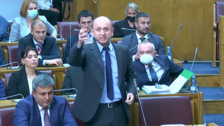 POLITIČKI SISTEM JE U RASPADU Knežević najavio drastične poteze!
