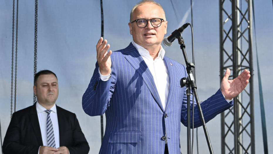 VESIĆ NIJE MOGAO DA SAKRIJE OSMEH NA LICU: Sledi i druga faza!