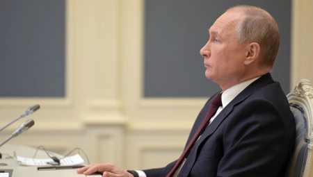 OBRAČUN SA UKRAJINOM NA POMOLU? Putin hitno razgovarao sa premijerom ove zemlje o situaciji na granici: Ruski predsednik otklonio sve sumnje