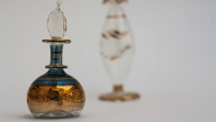 KAKO RAZLIKOVATI ORGINAL OD KOPIJE PARFEMA: Plagijat odaje ovih 5 "sitnica"