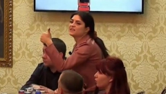 OBEZBEĐENJE HITNO ULETELO! Brutalna svađa rijaliti učesnika, pale neviđene uvrede između Jelene i Darka, ostali ukućani zanemeli!