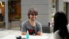 PAPARAZZO ALO! STEVAN ANĐELKOVIĆ POTPUNO PROMENIO LIČNI OPIS! Pevač ostario preko noći!