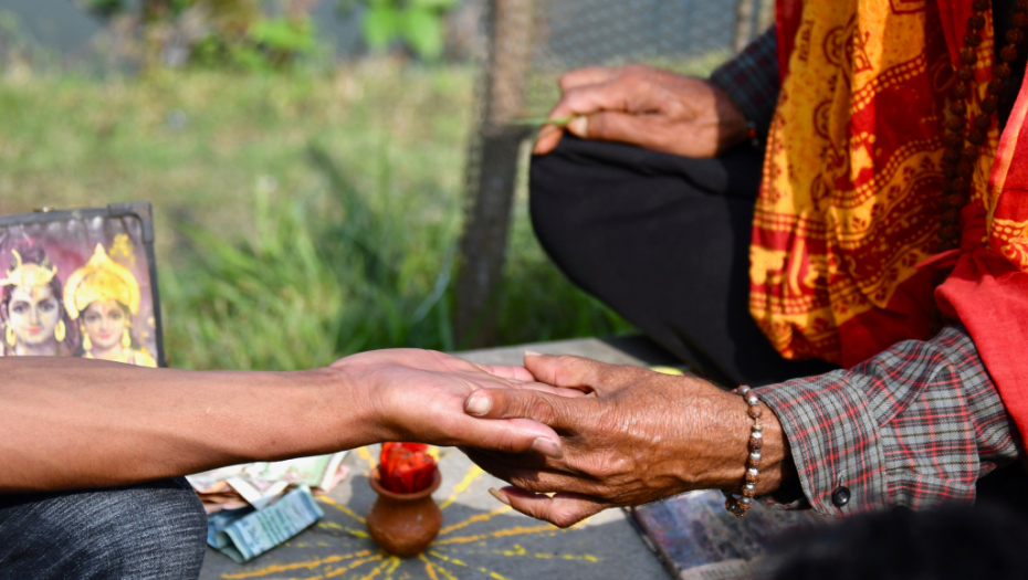 SAMI GLEDAJTE U SVOJ DLAN Evo kako da pročitte liniju života, liniju sudbine i liniju ljubavi