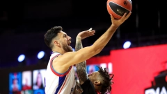 ŠTA SE DESILO? Efes zvanično objavio da Micić ostaje, pa uklonio vest!