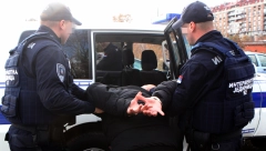 TALAČKA KRIZA U BEOČINU Muškarac pretio bombom, u stanu bile supruga i beba