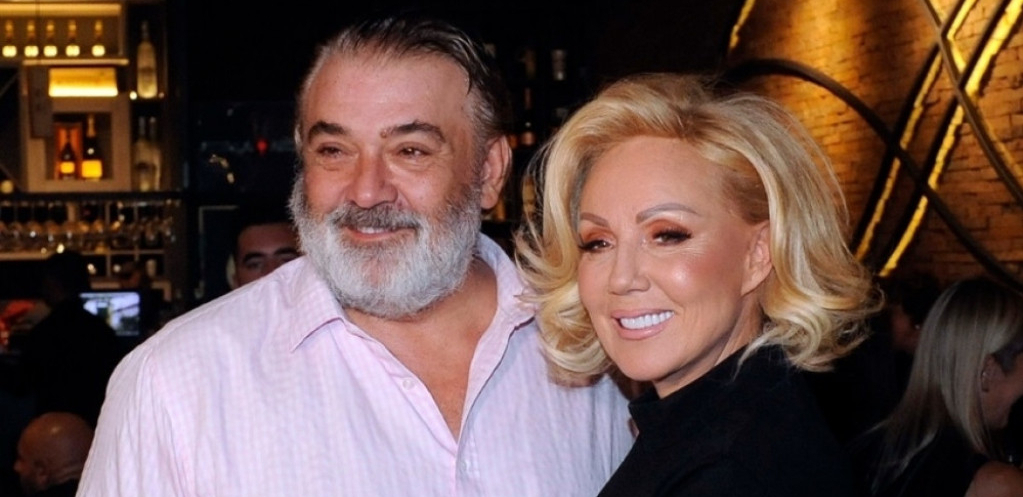 BRENA I BOBA USVOJILI SINA, DEČAK JE ZOVE "MAMA"? Pevačica se oglasila i objasnila kako je mališan došao u njihov dom!