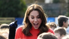 Vojvotkinja od Kembridža  zavrnula rukav! (FOTO)
