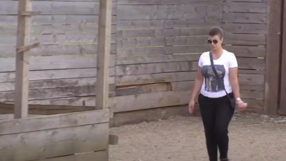 MILJANA UZNEMIRENA POKUŠALA DA NAPUSTI ZADRUGU Spomenuli joj porodica ona izgubila strpljenje i razum!