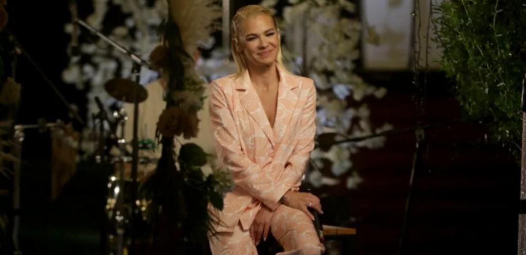 NE SKIDA OSMEH SA LICA Nataša Bekvalac izdominirala u roze kupaćem, pevačica pokazala koliko je smršala, pozom oduševila sve (FOTO)