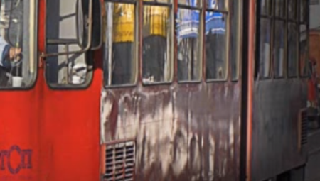 SAOBRAĆAJNA NEZGODA NA NOVOM BEOGRADU Sudar tramvaja i automobila kod ''Hajata'' - stvorila se velika gužva