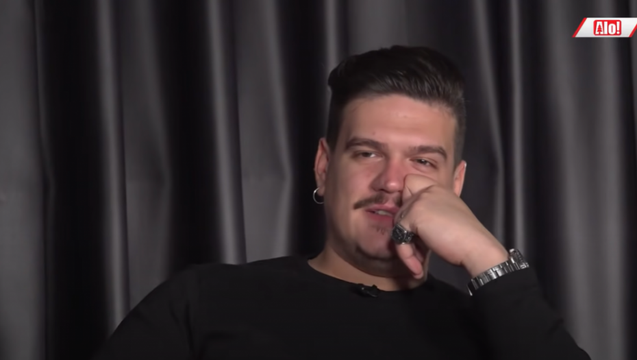 "IZ KAFANE SAM IŠAO U ŠKOLU" Isak Šabanović otkrio sa svime se sve susreo  na početku karijere: NISAM IMAO SVE U ŽIVOTU, MORAO SAM DA ZARADIM SAM!
