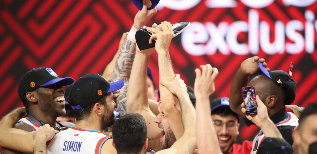 VASA MVP FINALA EVROLIGE Za nagradu dobio milionče, a onda zapevao veliki srpski hit! (VIDEO)