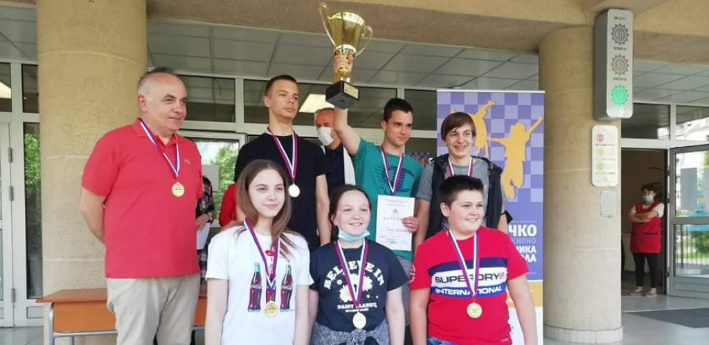 EKIPNO TAKMIČENJE UČENIKA OSNOVNIH ŠKOLA Trijumf malih Beograđana, presudio veći broj ukupnih bodova