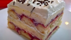 NAJBRŽA KAPRI TORTA - Kombinacija fila od višanja i vanile probudiće sva čula! (VIDEO)