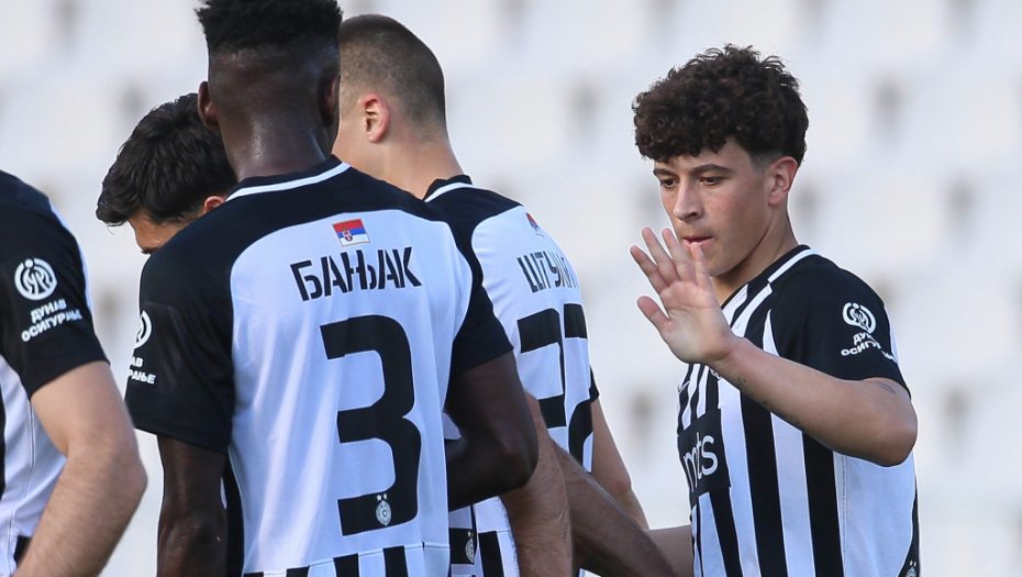 PROBLEMI ZA PIKSIJA PRED PUT U JAPAN! Vlahović i Mitrović se povredili, četvorica "novajlija" na spisku!