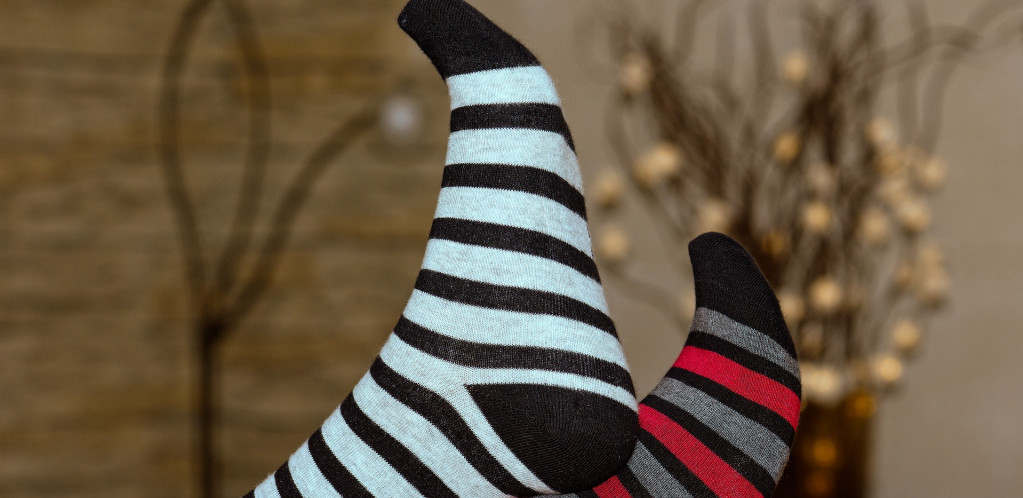 TRIK KOJI SVAKA ŽENSKA OSOBA TREBA DA ZNA: Odmah isecite vrh čarape, evo i zašto