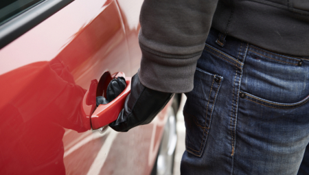 ISKORISTIO PRILIKU Seo u automobil, odvezao se, pa ga prodao